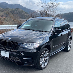 X5 M E70