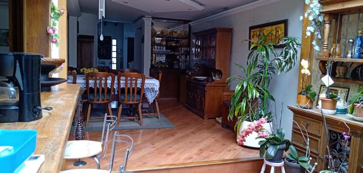 Casa En Venta - Pontevedra, Bogota