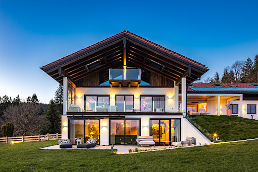 Villa avec piscine et jardin 1