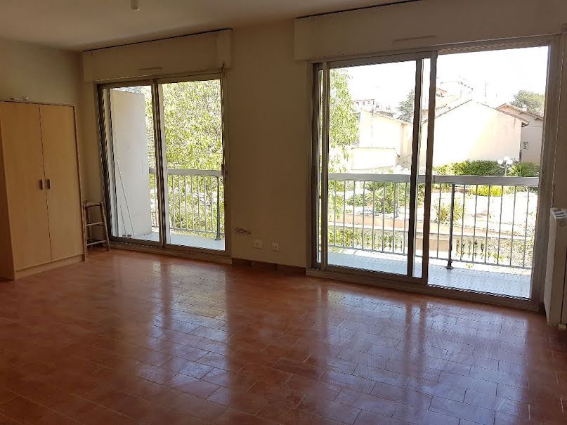 Location  appartement 1 pièce 31 m² à Toulon (83000), 541 €