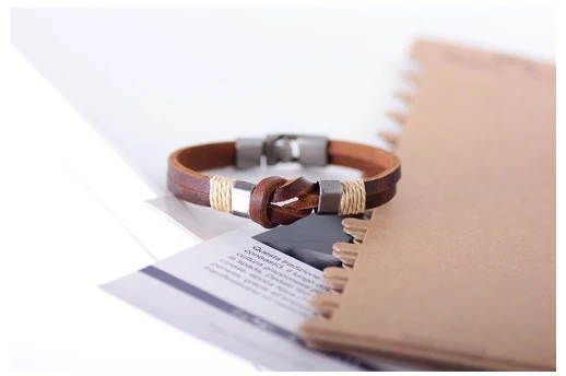 Title 7, Bracelet vintage créatif en cuir de vache tissé...