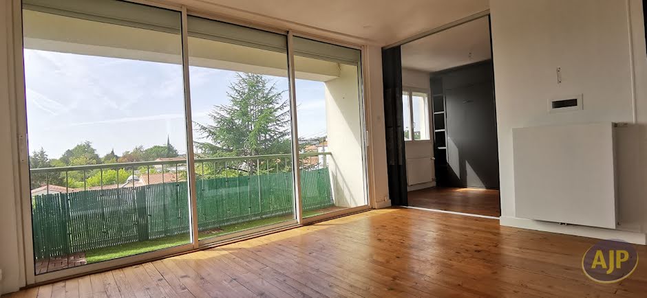 Vente appartement 3 pièces 67.55 m² à Saintes (17100), 129 686 €