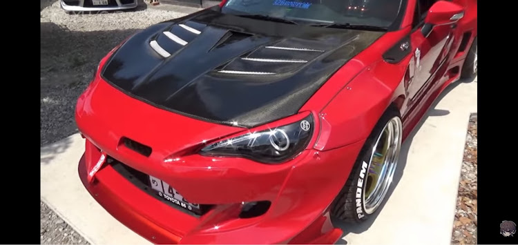 86のカーボンボンネットクリア塗装・カーボンボンネットリペア・ユーガレージ・Rocket Bunny 86・ロケバニに関するカスタム事例の投稿画像2枚目