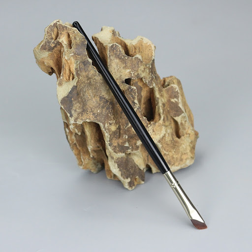 Title 5, Flat head diagonal eye beauty brush. Apply, ble...
