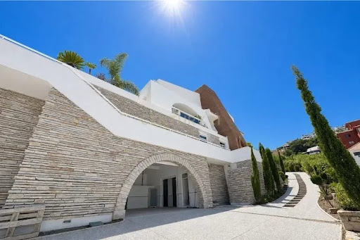 House 4