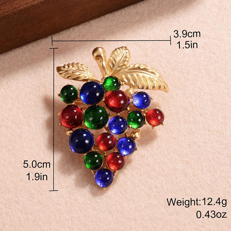Retro Stijl Kleurrijke Paarse Druif Broche Uniek Sieraad voor Kleding Tassen Hoeden Cadeau-idee Vintage Accessoire Elegant