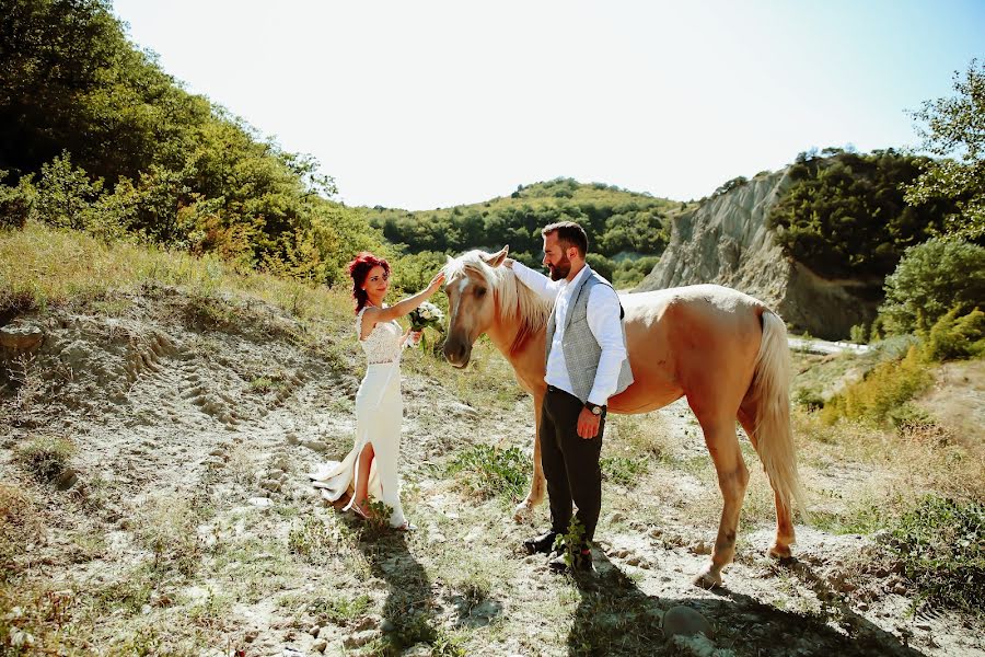 Fotograf ślubny Tornike Saakadze (tsaaka). Zdjęcie z 25 września 2020