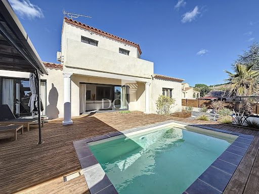 Villa with pool and garden 1
