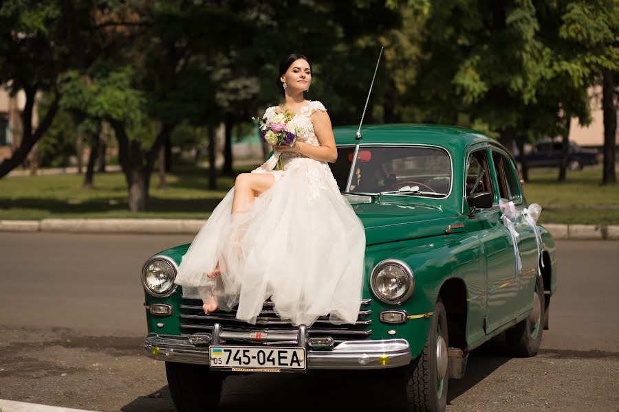 Wedding photographer Maksim Anoshka (anoshka). Photo of 17 June 2019