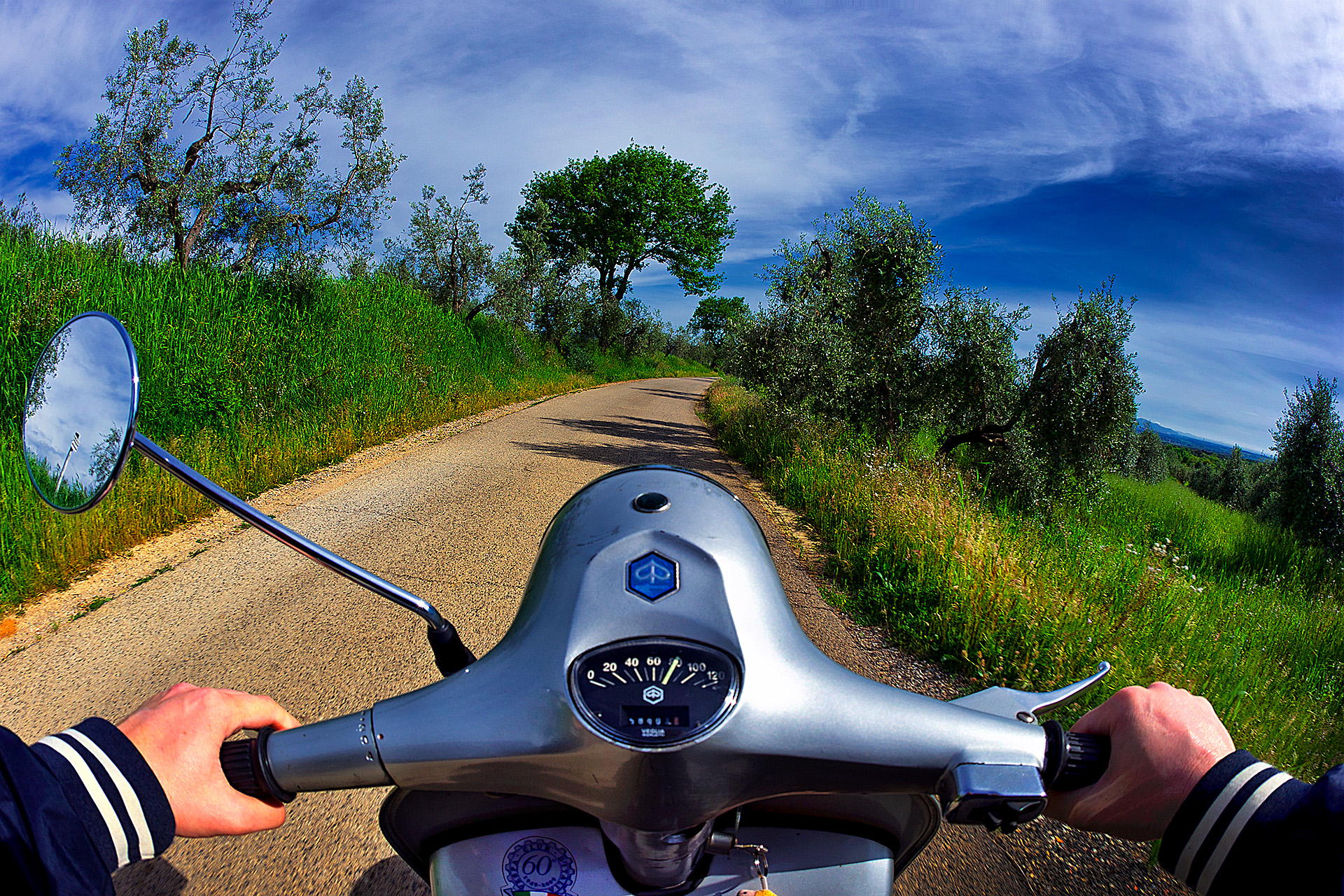 E un vespa mi porterà.... fuori città di marcopaciniphoto