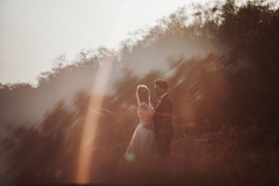 Fotógrafo de casamento Mereuta Cristian (cristianmereuta). Foto de 17 de maio 2018