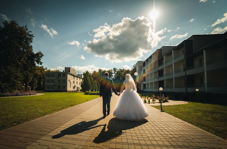 結婚式の写真家Mikhail Kharchev (mikhailkharchev)。2015 12月24日の写真