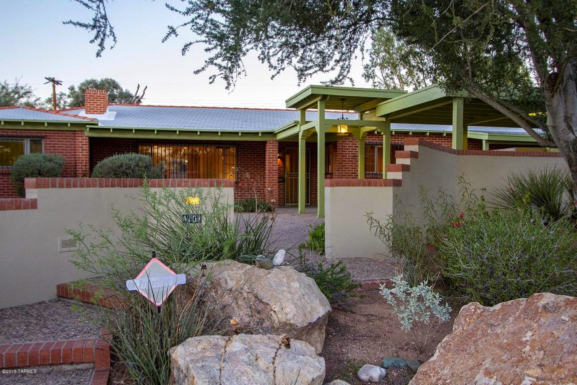 front yard enclosed Tucson home image