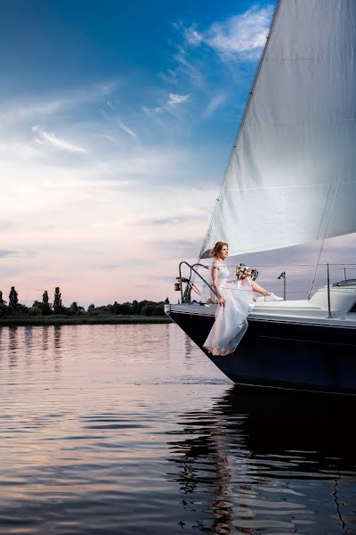 Fotografer pernikahan Lyudmila Larikova (lucylarikova). Foto tanggal 23 September 2019