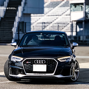 RS3 セダン