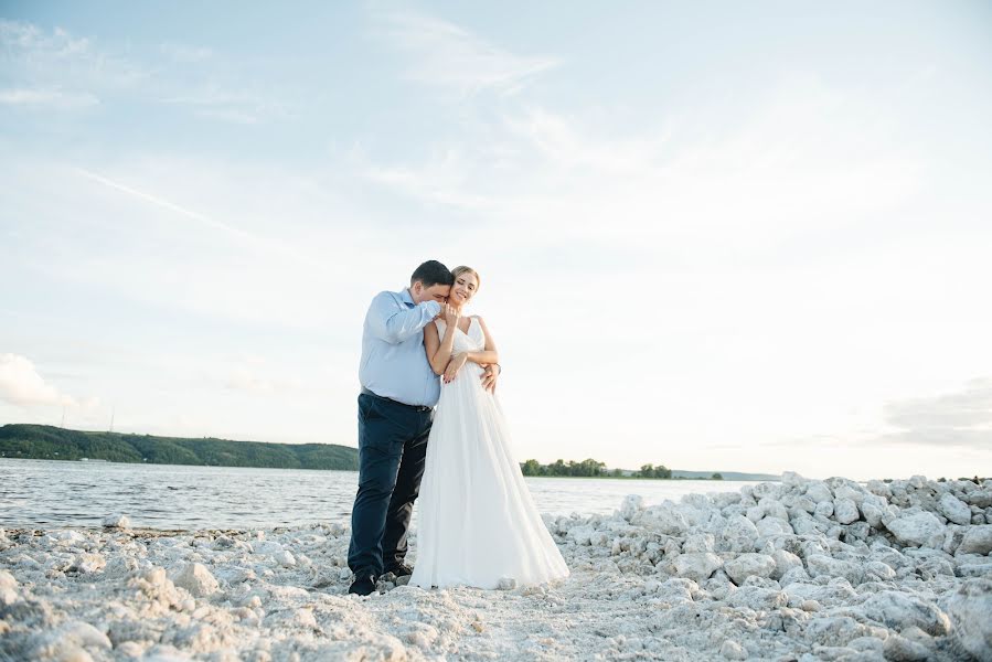 Fotógrafo de casamento Elvira Sabirova (elviraphotokzn). Foto de 24 de julho 2018