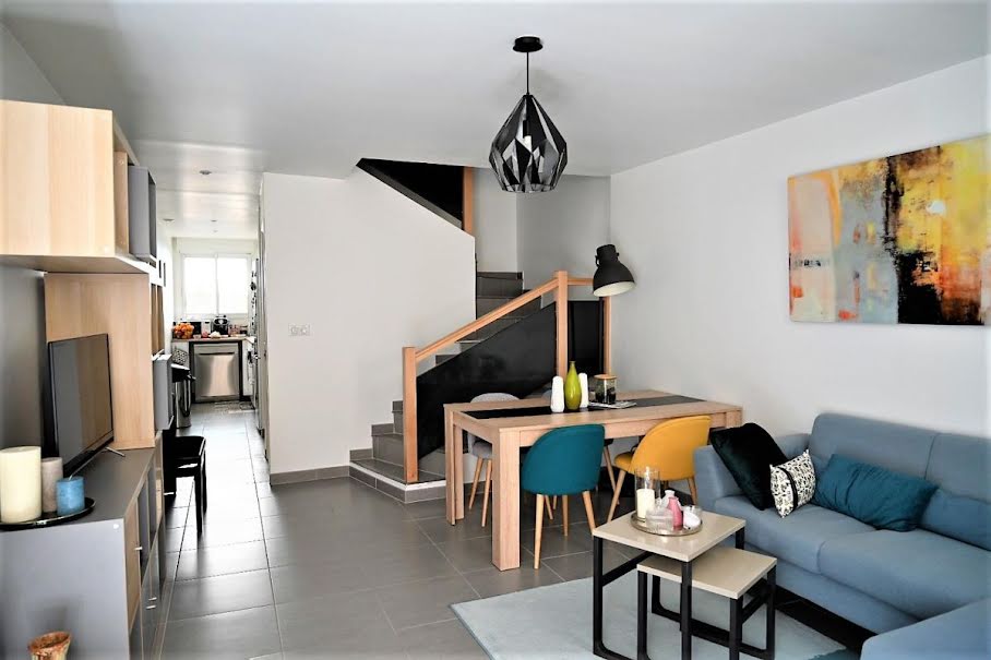 Vente maison 3 pièces 71 m² à Oraison (04700), 157 000 €