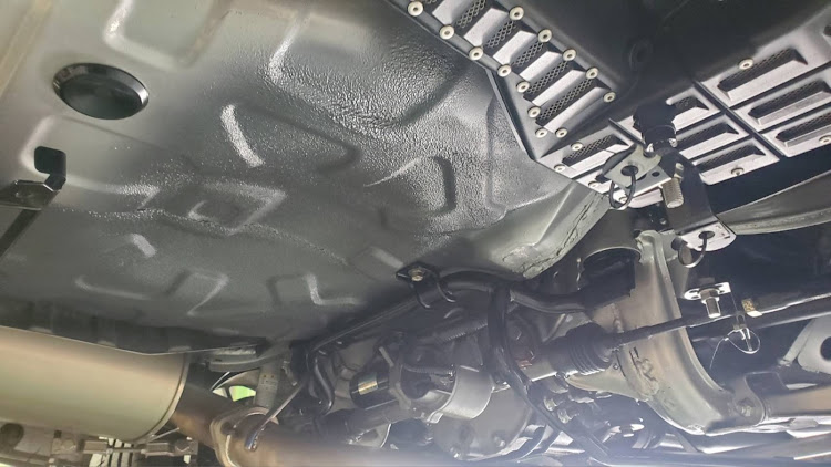 スカイライン GT-Rのドライアイス洗浄・下回りコーティング・バージョンアップ・アウトバーン・メンテナンスに関するカスタム事例の投稿画像9枚目