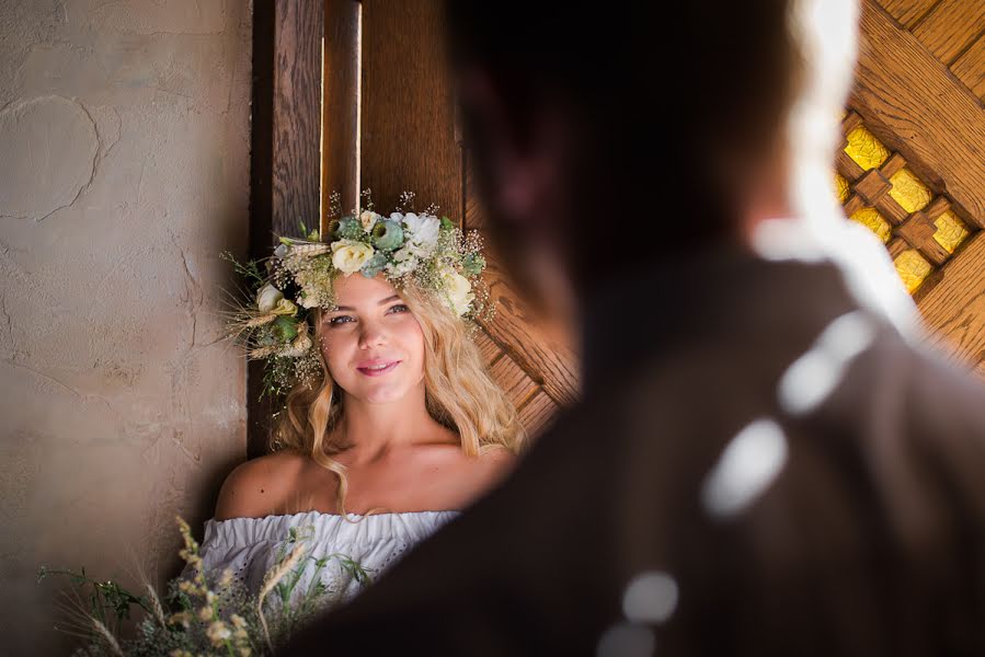 Fotógrafo de casamento Yana Tkachenko (yanatkachenko). Foto de 22 de maio 2017