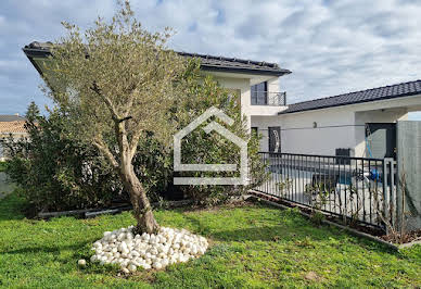 House with pool and terrace 2