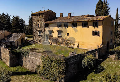 Villa with pool and garden 5