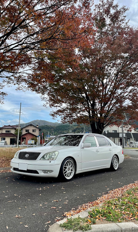 セルシオの紅葉・紅葉と愛車に関するカスタム事例の投稿画像1枚目