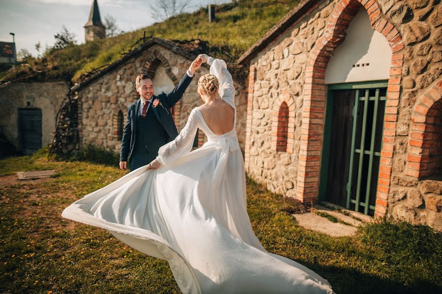 Jurufoto perkahwinan Lukas Kenji Vrabel (kenjicz). Foto pada 13 September 2021