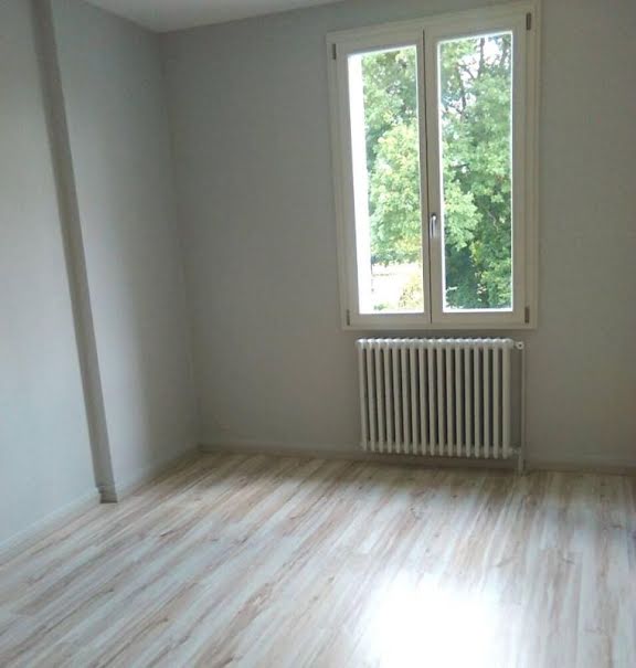 Location  appartement 1 pièce 40.8 m² à Neufchâteau (88300), 417 €