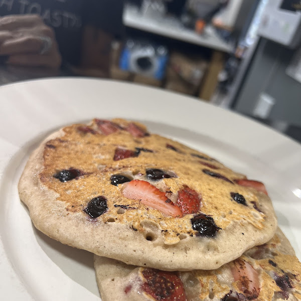 Gluten free berry pancakes / also vegan