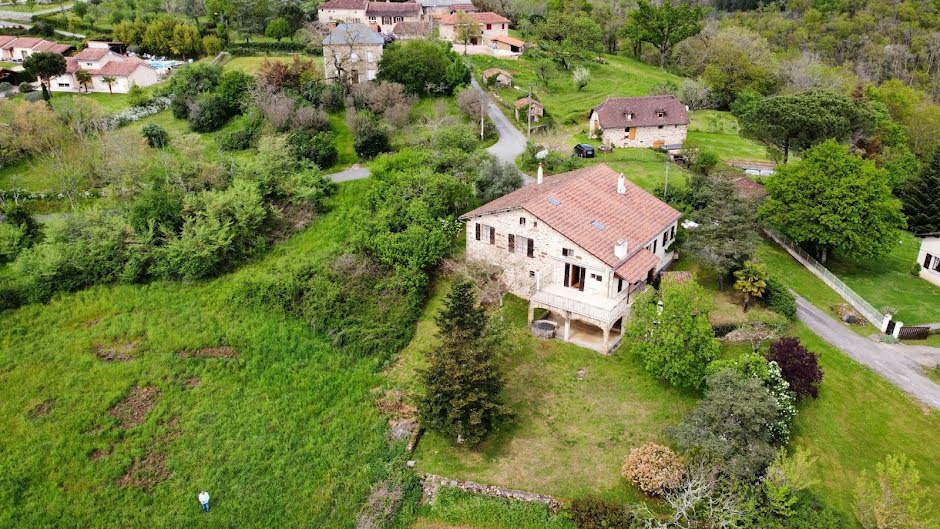 Vente maison 8 pièces 200 m² à Figeac (46100), 199 000 €