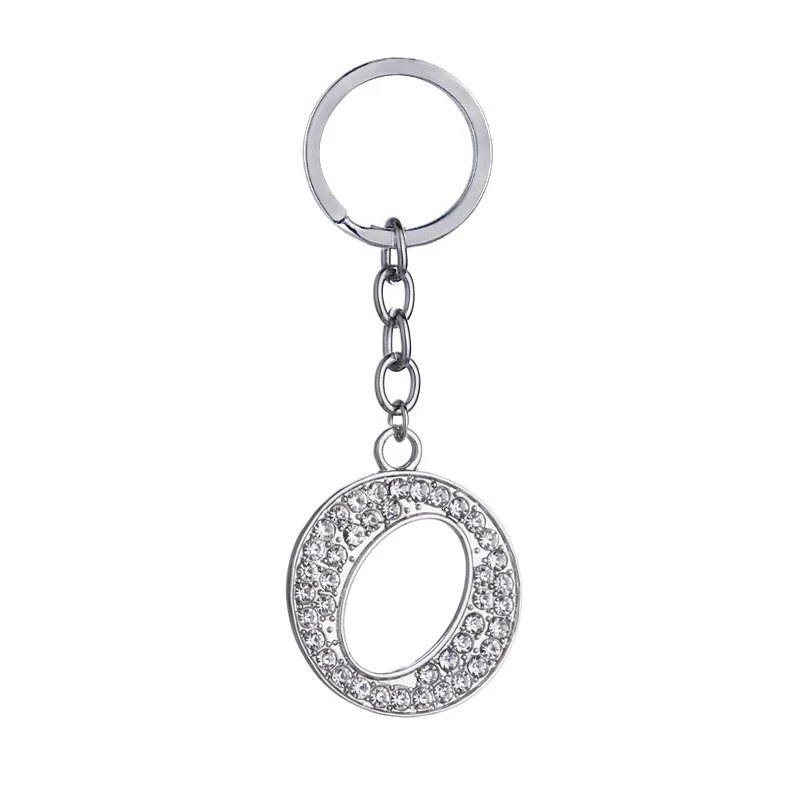 Chaveiro com 26 letras inglesas, pingente de diamante em liga de zinco criativo. Um acessório de chave estiloso e personalizado para presentear.