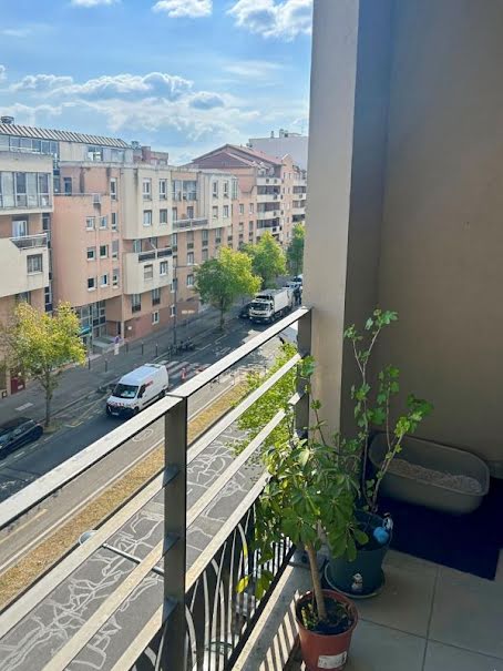 Location meublée appartement 3 pièces 62 m² à Lyon 8ème (69008), 1 043 €