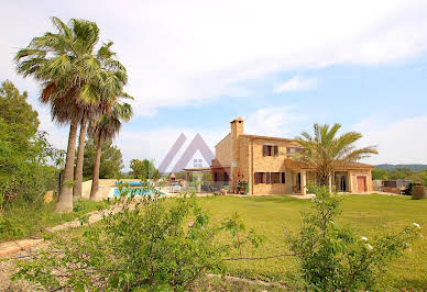 Villa with pool and terrace 6