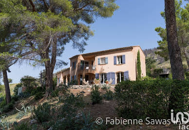 Maison avec piscine et terrasse 8