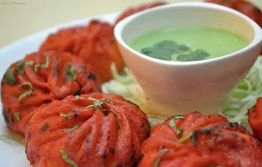 Veg Tandoori Momos (6pcs)