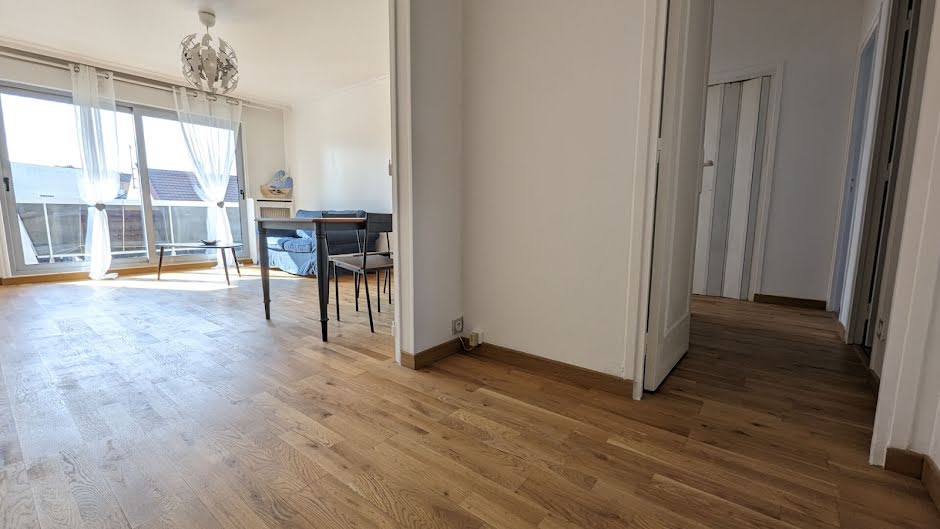 Location meublée appartement 3 pièces 73.51 m² à Le Bourget (93350), 1 290 €