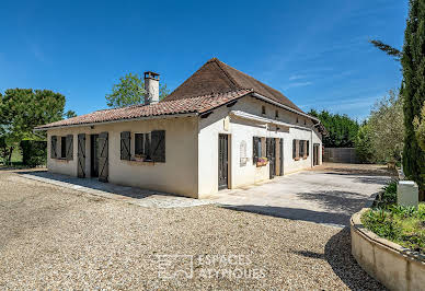 House with pool and terrace 2