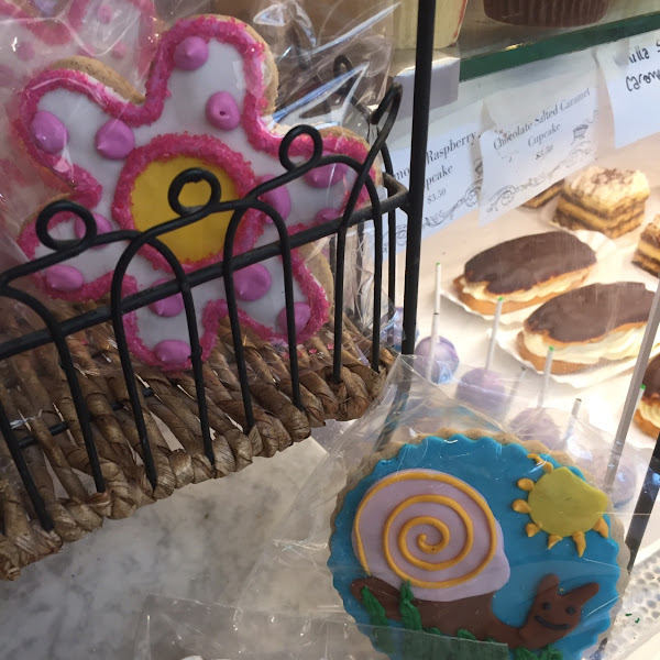 Decorated sugar cookies. Gorgeous & delicious.