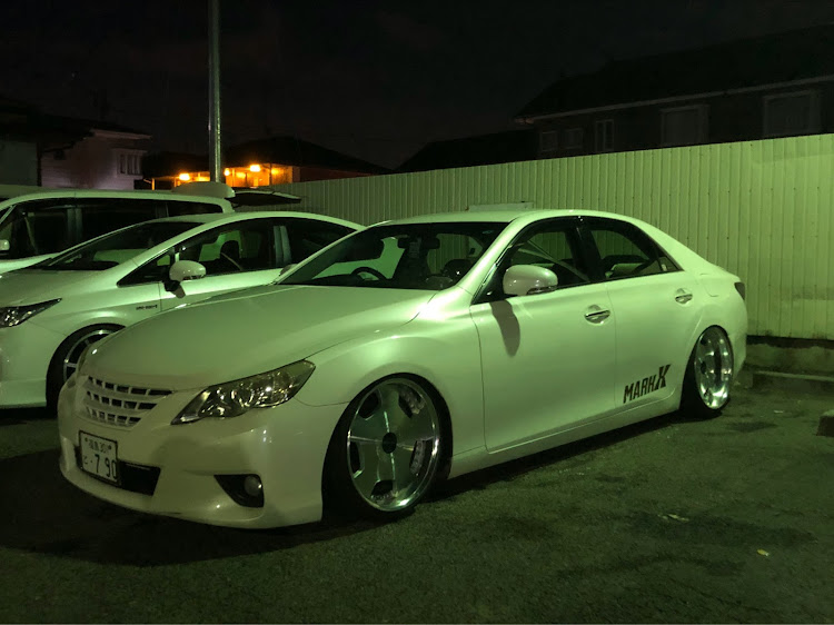 マークXの車高調整・洗車に関するカスタム事例の投稿画像1枚目
