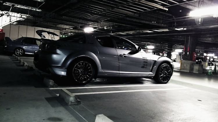 RX-8の深夜徘徊・買い物・立駐は盛れる・レッドメモリー・ホリデースタイルに関するカスタム事例の投稿画像3枚目