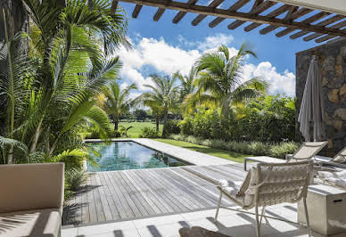 House with pool and terrace 2