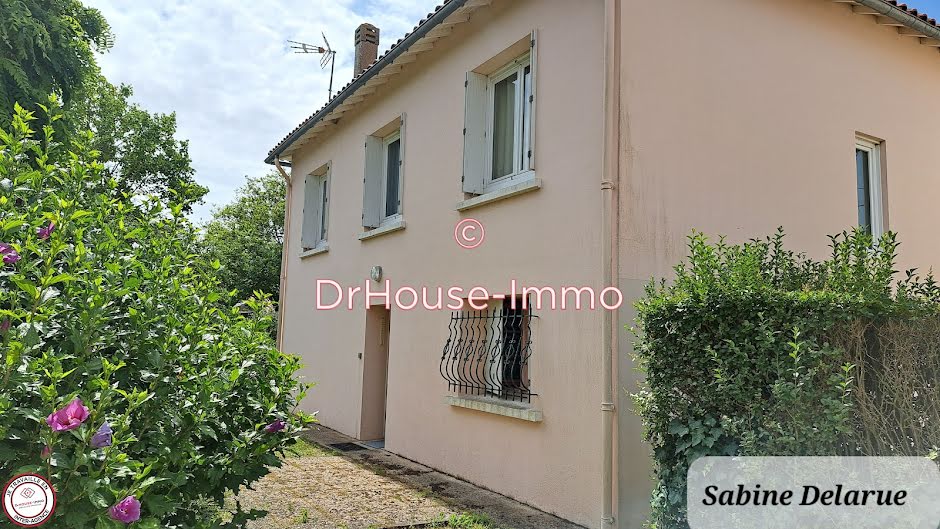 Vente maison 4 pièces 100 m² à Rochefort (17300), 210 000 €