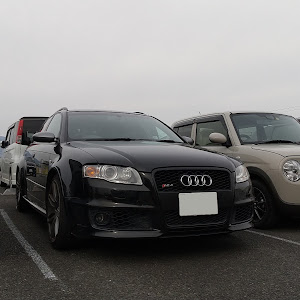 RS4 アバント B7