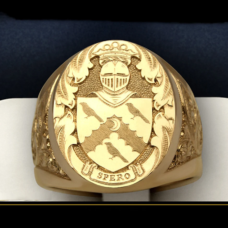 Herren Neuer Modering Gold Stilvoller Schmuck für Männer. Dieser goldene Ring ist das perfekte Accessoire, um Ihren Look aufzuwerten und einen bleibenden Eindruck zu hinterlassen