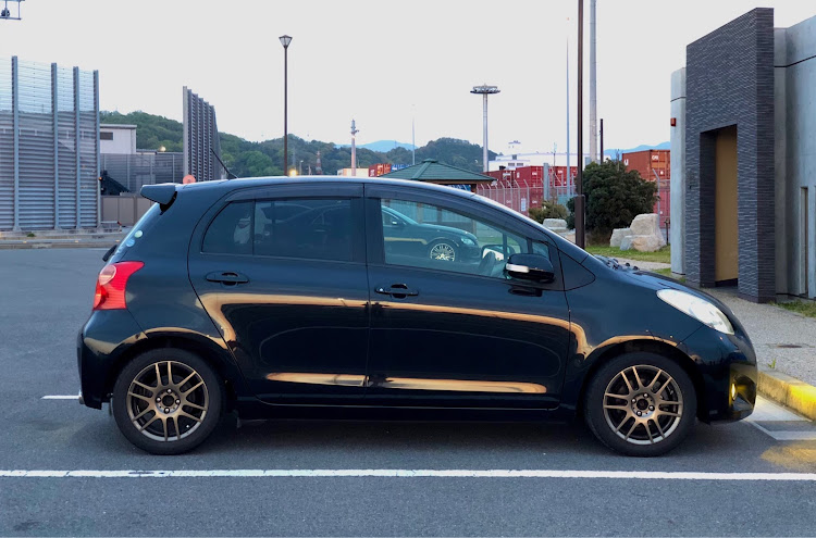 ヴィッツのオン会・エアロ・愛車に感謝・ドライブに関するカスタム事例の投稿画像1枚目