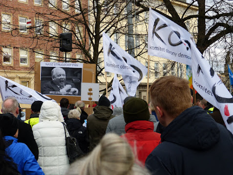 Protestierende vor dem Szczeciner Regionalgericht. Foto: Andreas Schwarze für ©tantower.wordpress.de