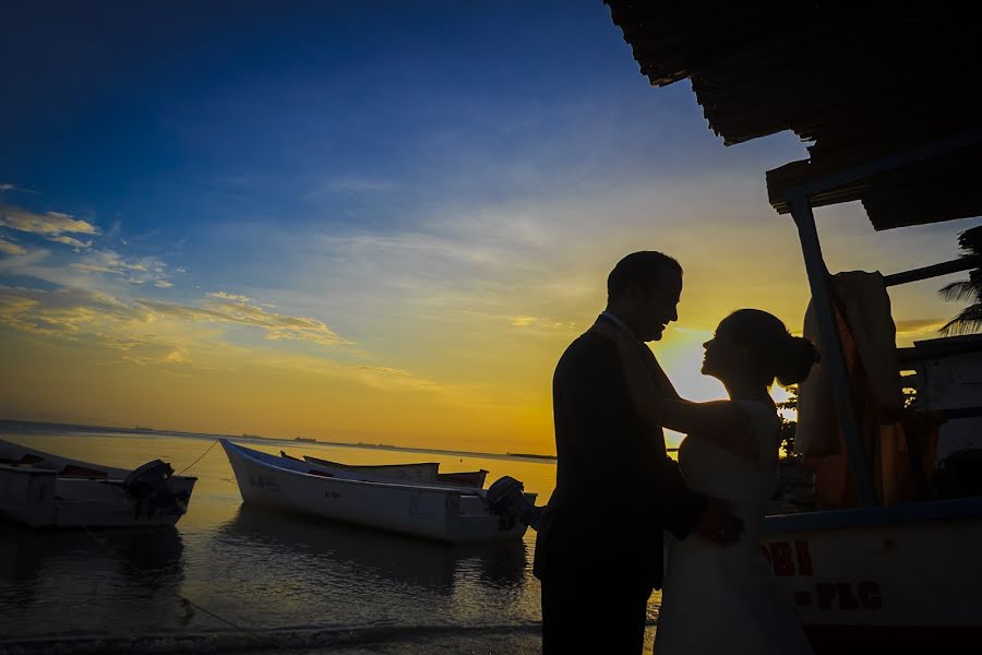 Fotografer pernikahan Luis Guarache (luisguarache). Foto tanggal 17 September 2014