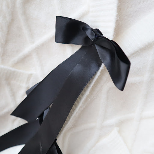 Title 6, Autumn And Winter New Bow Design Knitted Cardigan