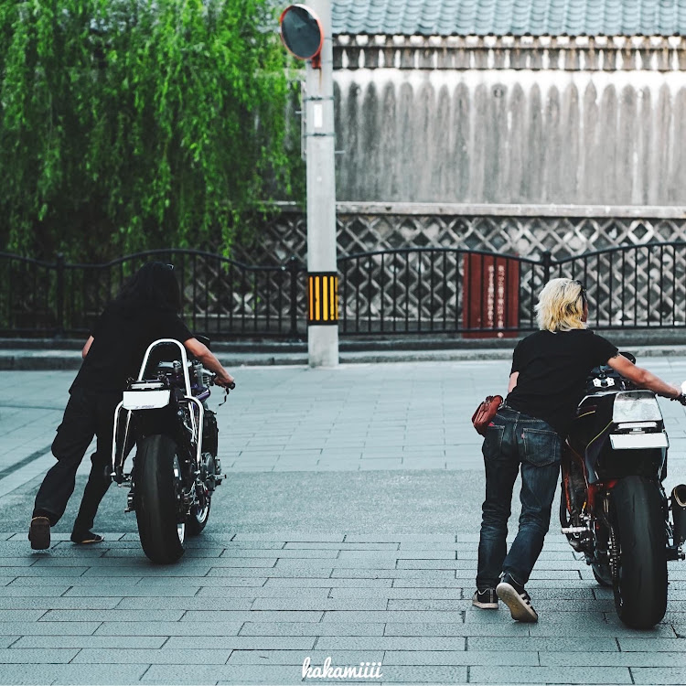 C1500のFZ750・GSF1200・C2500ロングベット・トランポ・一眼レフに関するカスタム事例の投稿画像2枚目