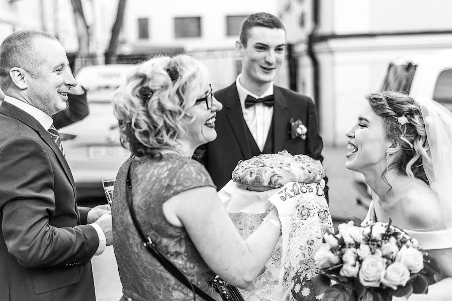 Nhiếp ảnh gia ảnh cưới Galina Trenina (galinatrenina). Ảnh của 1 tháng 8 2019